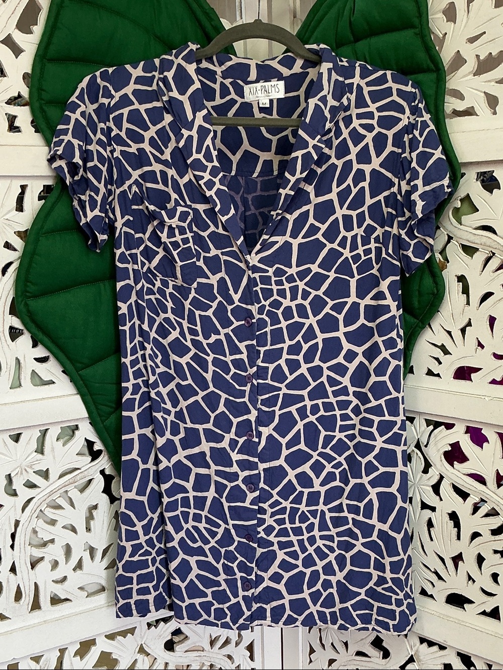 XIX palms button up blue giraffe print mini dress with short sleeves. Size M